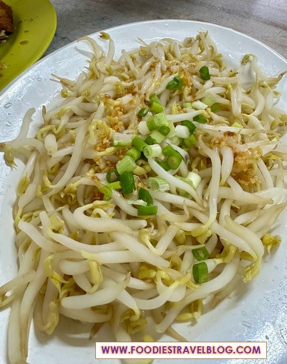 Bean Sprouts at Hoe Fong Chicken Rice, PJ