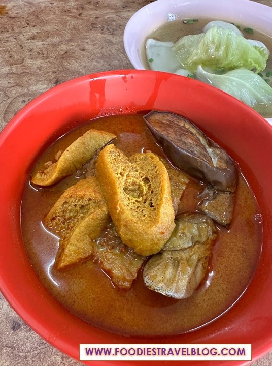 Curry broth with fresh yong tao foo, Kedai Makan Kong Teck, Sandakan