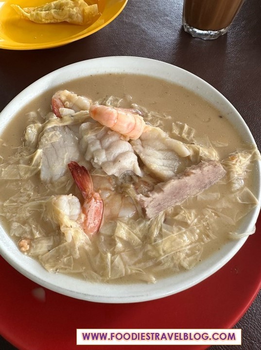 Kah Heong Seafood Noodles at Restaurant Mei Mei Sandakan